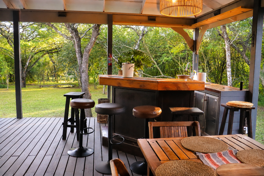 ihatlhi lodge bar