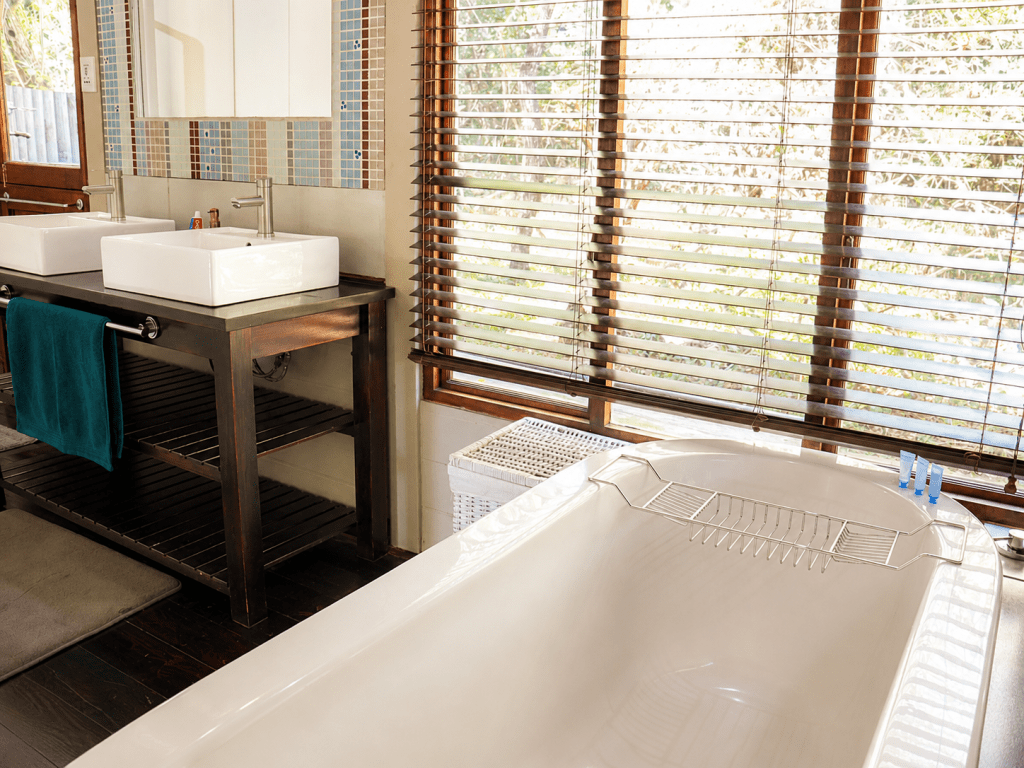 ihlathi lodge bathroom2