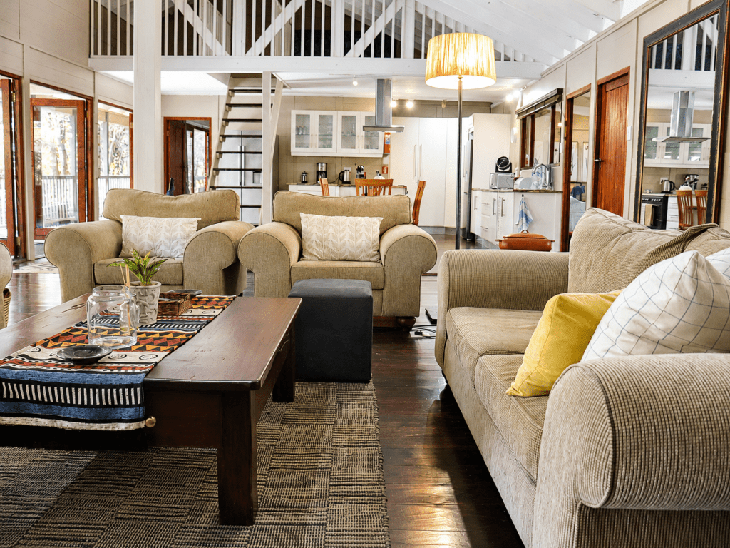 ihlathi lodge lounge 3