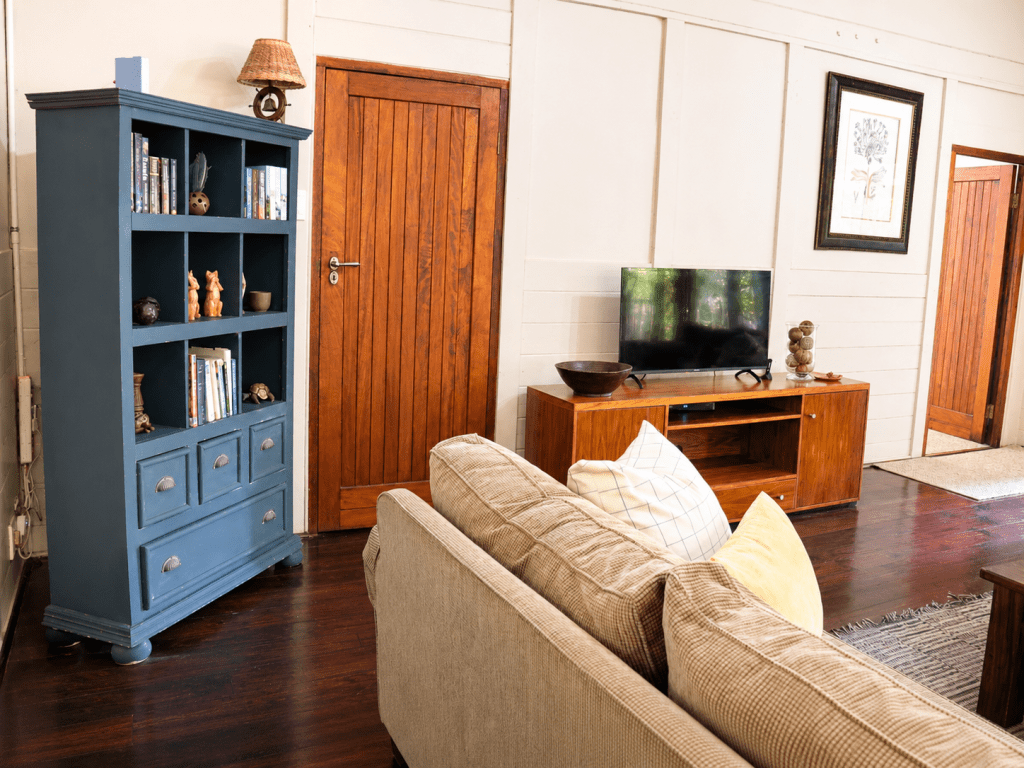 ihlathi lodge lounge4
