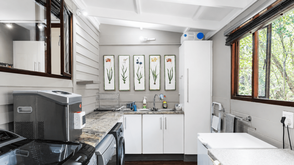 ihlathi lodge scullery2